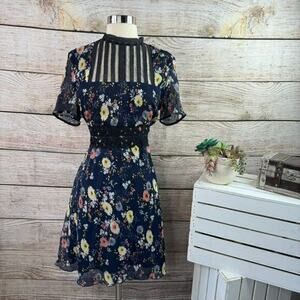 Foxiedox‎ Large Floral Chiffon Lace Trim Fit & Flare Mini Dress Short Sleeve